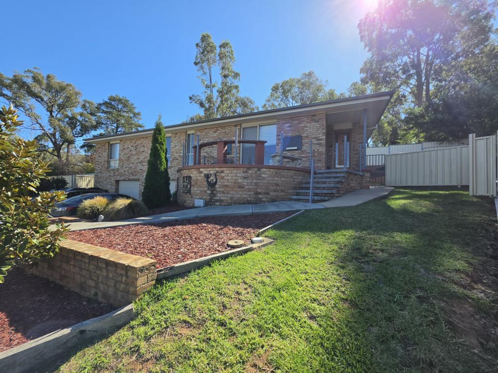 6 Hambrook Pl, Young, NSW 2594