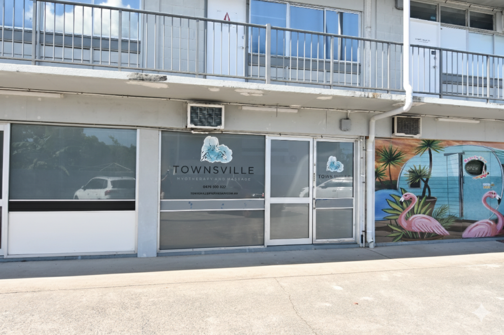 4/203 Kings Rd, Pimlico, QLD 4812