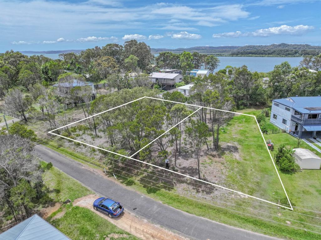 35-37 Tenanne St, Russell Island, QLD 4184