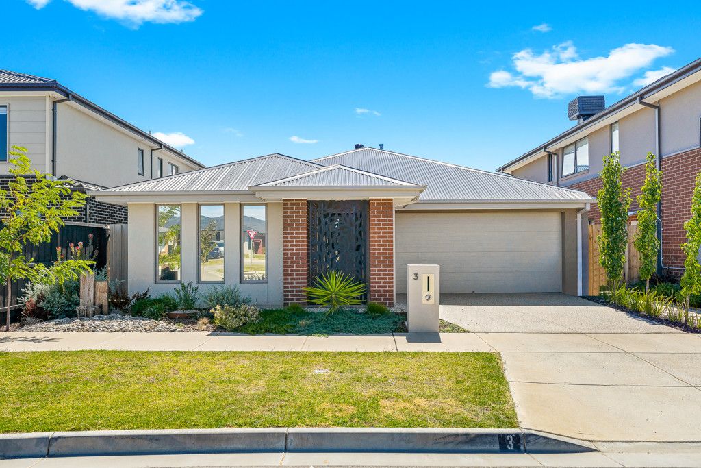 3 SABOT ST, CLYDE NORTH, VIC 3978