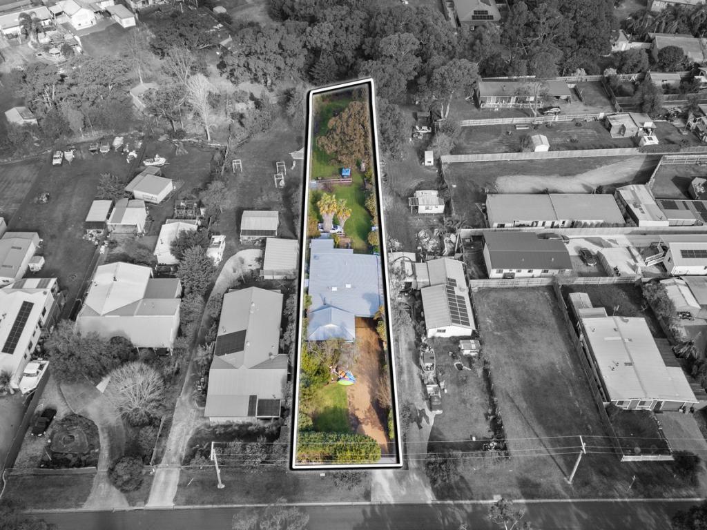 16 Laughtons Rd, Kalimna, VIC 3909