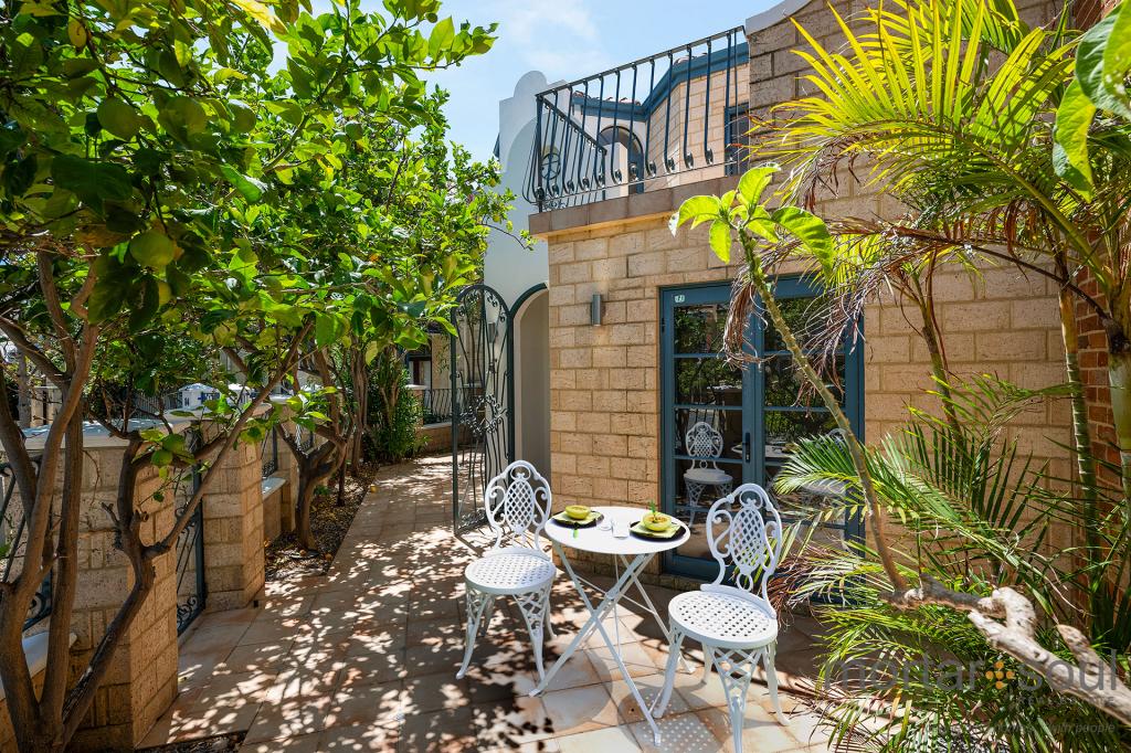 12 FEENEY ST, NORTH FREMANTLE, WA 6159