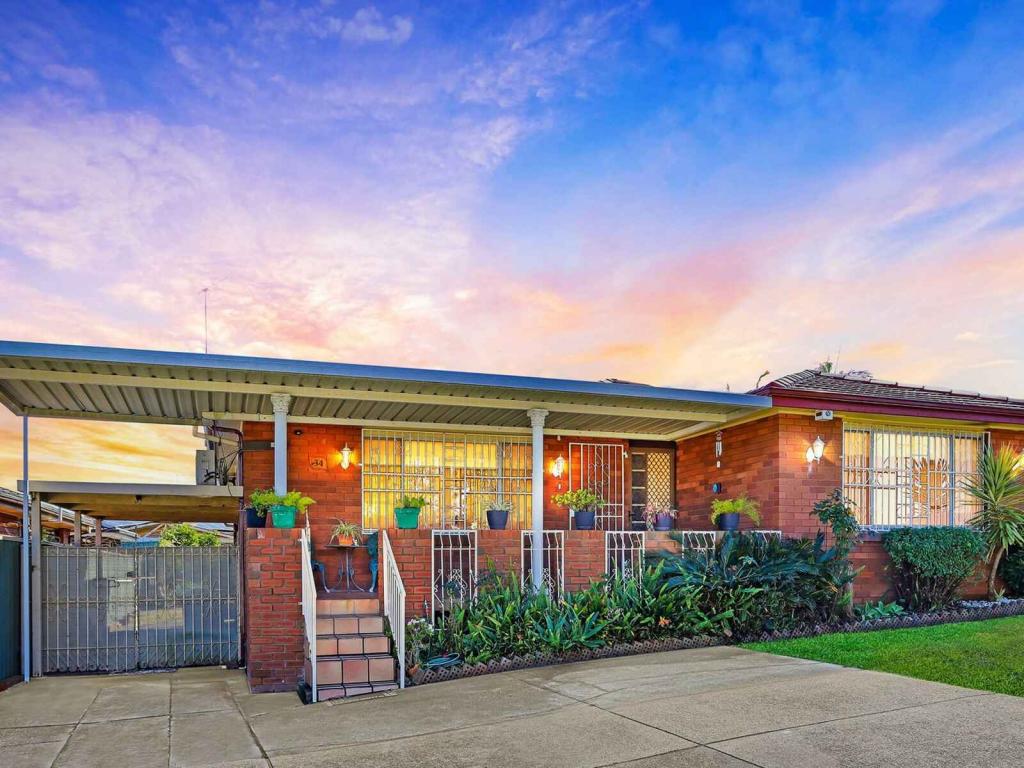 34 Medlow Dr, Quakers Hill, NSW 2763