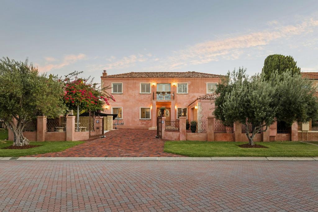 25 Seaward Loop, Sorrento, WA 6020