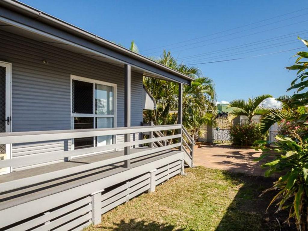19 Moura Cres, Barney Point, QLD 4680