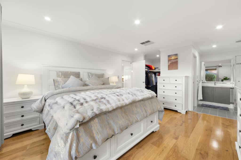 2 LAREEMA GDNS, BANKSIA GROVE, WA 6031