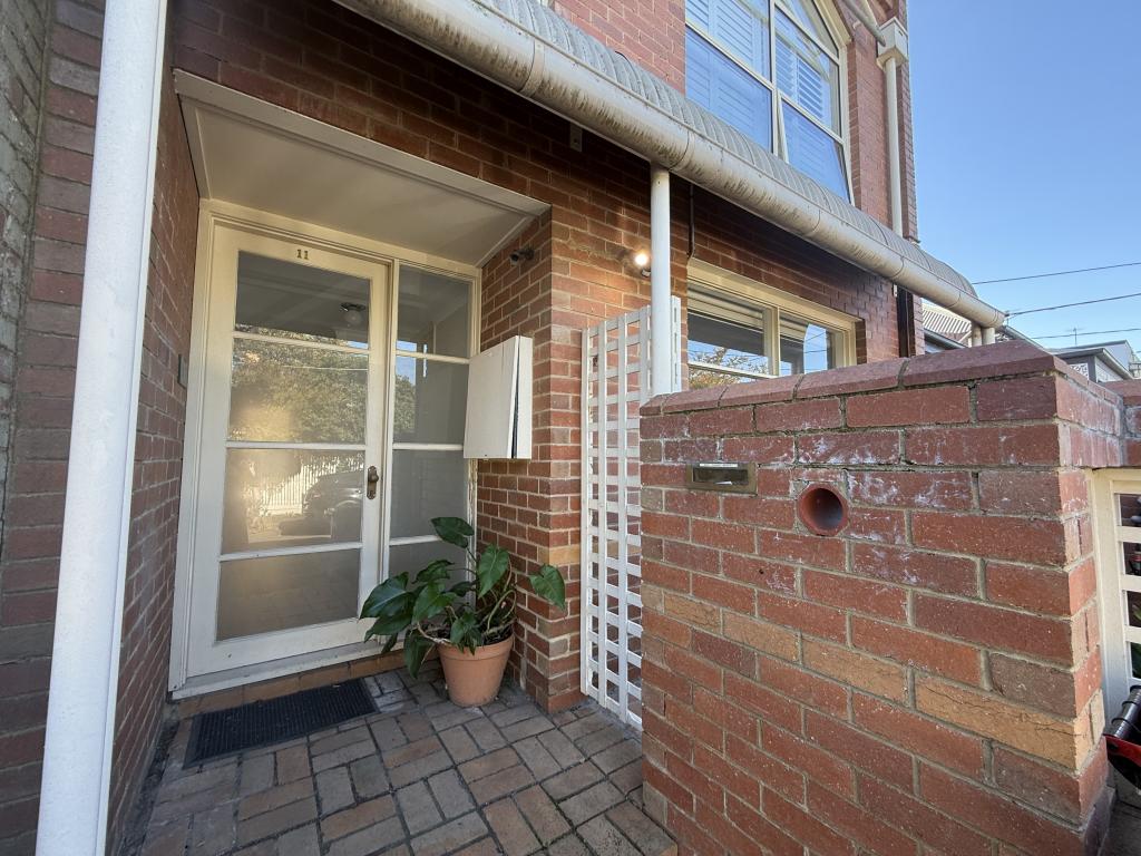 11 Clarendon St, Armadale, VIC 3143