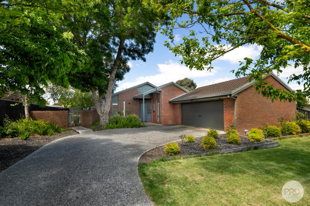 27 Towong St, Alfredton, VIC 3350