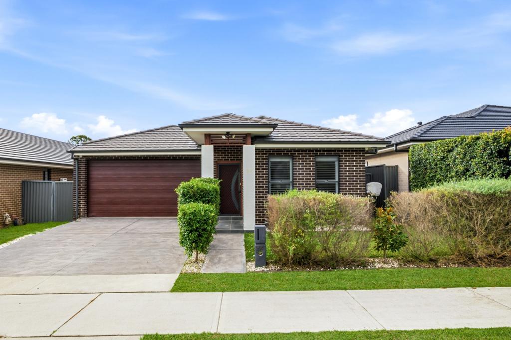 24 LIEUTENANT ST, JORDAN SPRINGS, NSW 2747