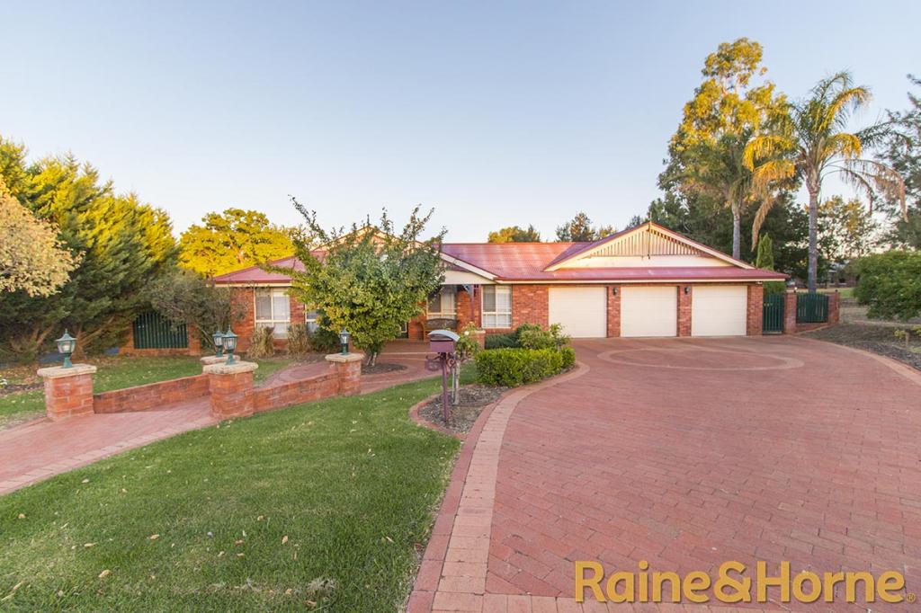 24 CLEARWATER PL, DUBBO, NSW 2830