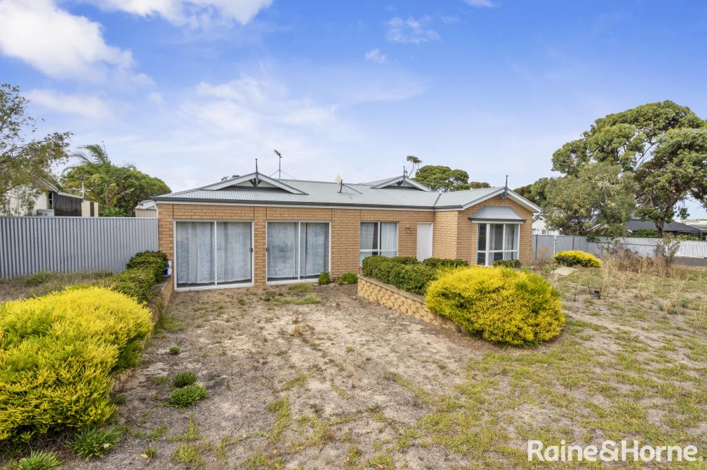 10 Weeroona Dr, Milang, SA 5256