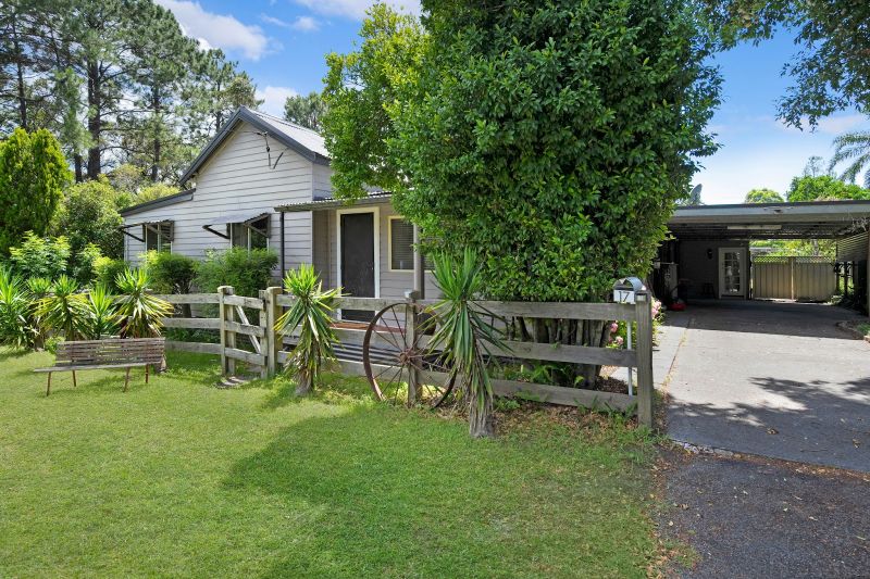 17 Badjewoi St, Wyee, NSW 2259