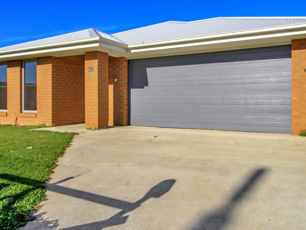 36 LUCKNOW ST, EAST BAIRNSDALE, VIC 3875