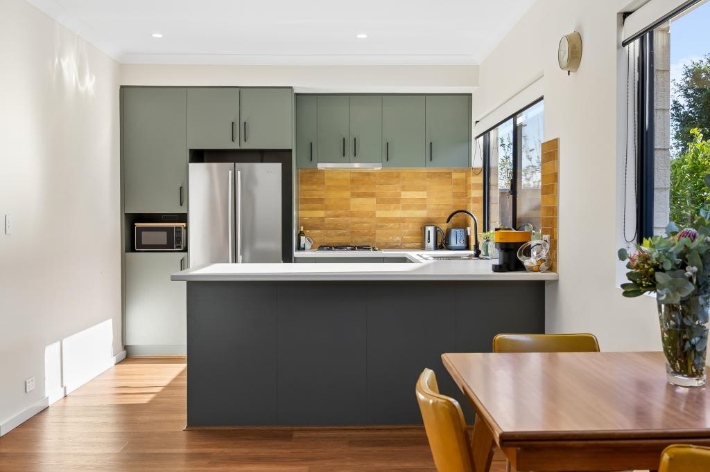 5 Cox Ct, Willagee, WA 6156