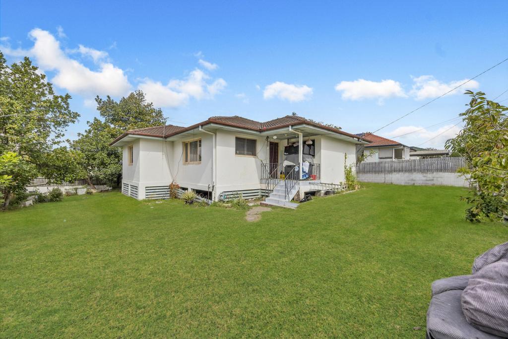 2 PENGUIN ST, INALA, QLD 4077