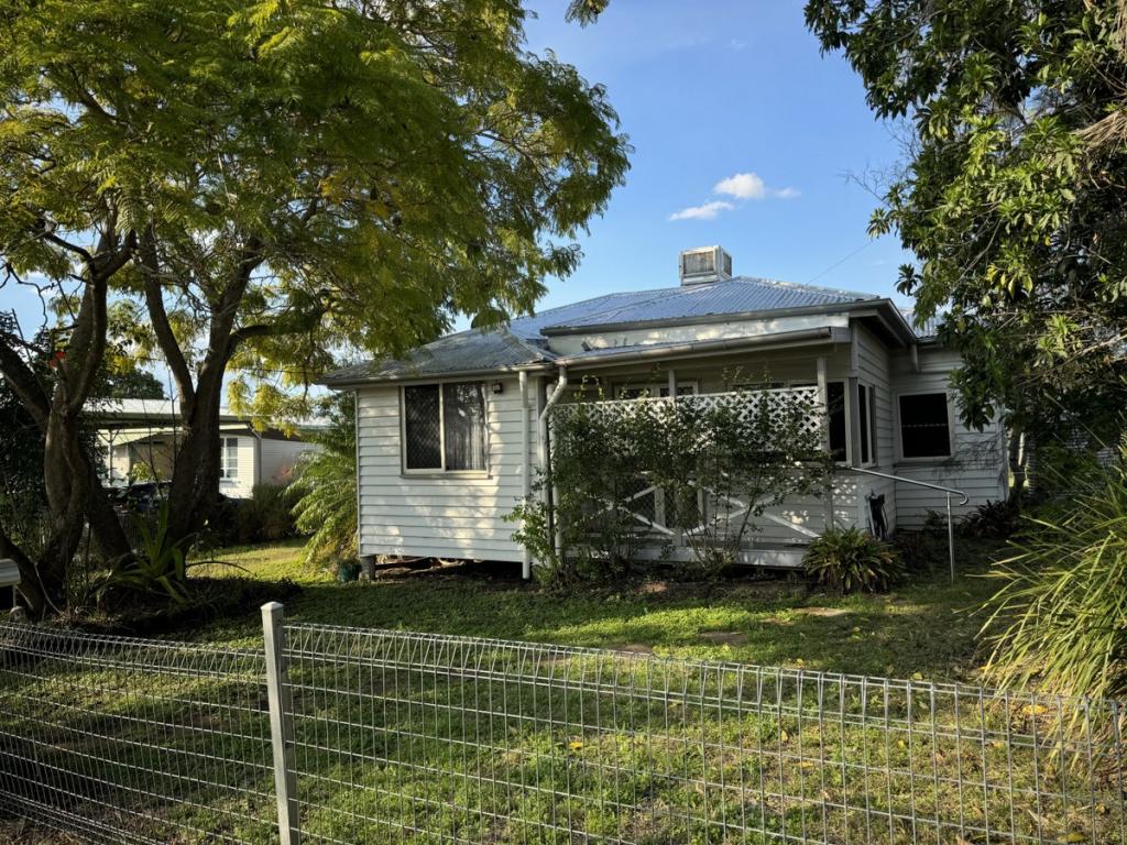 27 Wheatley St, Monto, QLD 4630