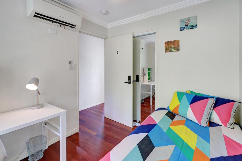 Room 3 - 3/41 Warren St, St Lucia, QLD 4067