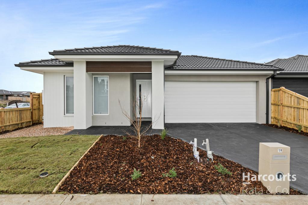 19 Leadbeater Cct, Beveridge, VIC 3753