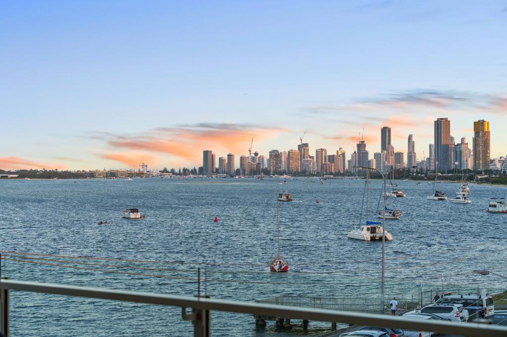 401/286 Marine Pde, Labrador, QLD 4215