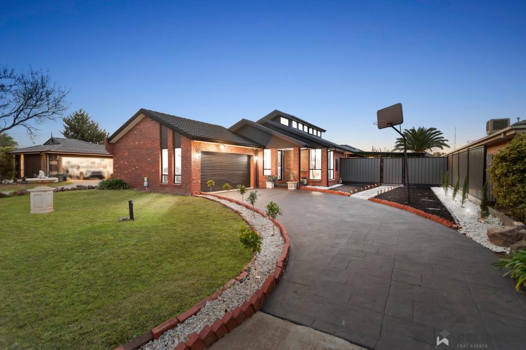 15 HODDLE CT, MELTON WEST, VIC 3337