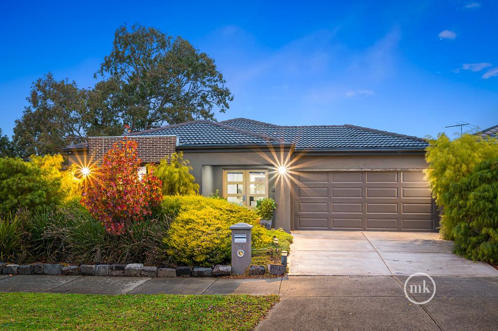 16 PEAK CRES, DOREEN, VIC 3754