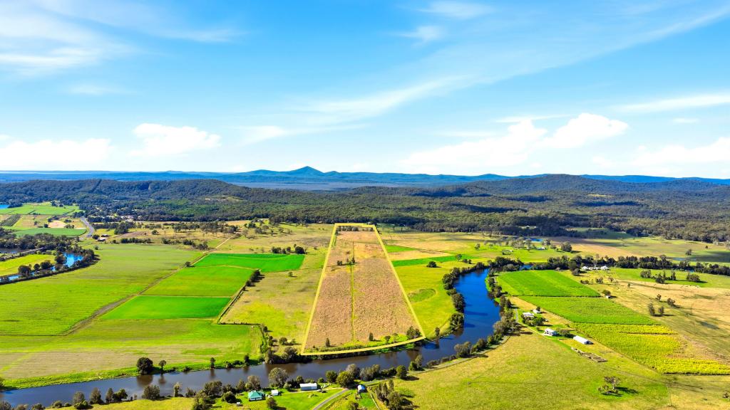 124 Coldstream Rd, Tyndale, NSW 2460