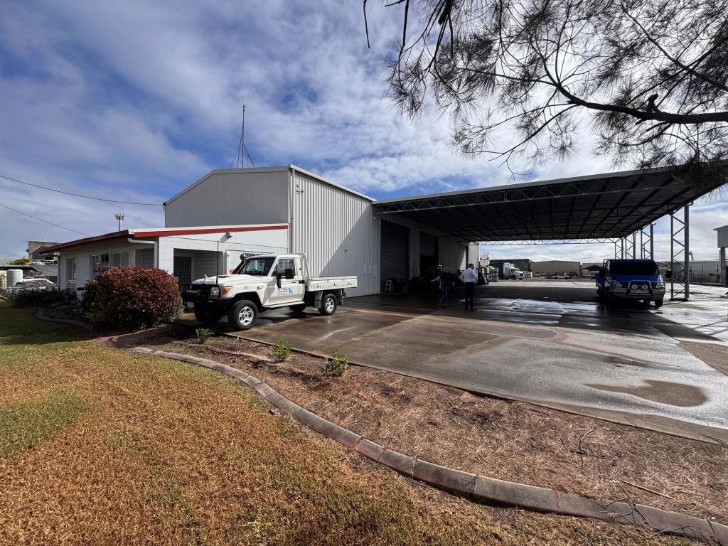 30-32 Crocodile Cres, Mount St John, QLD 4818