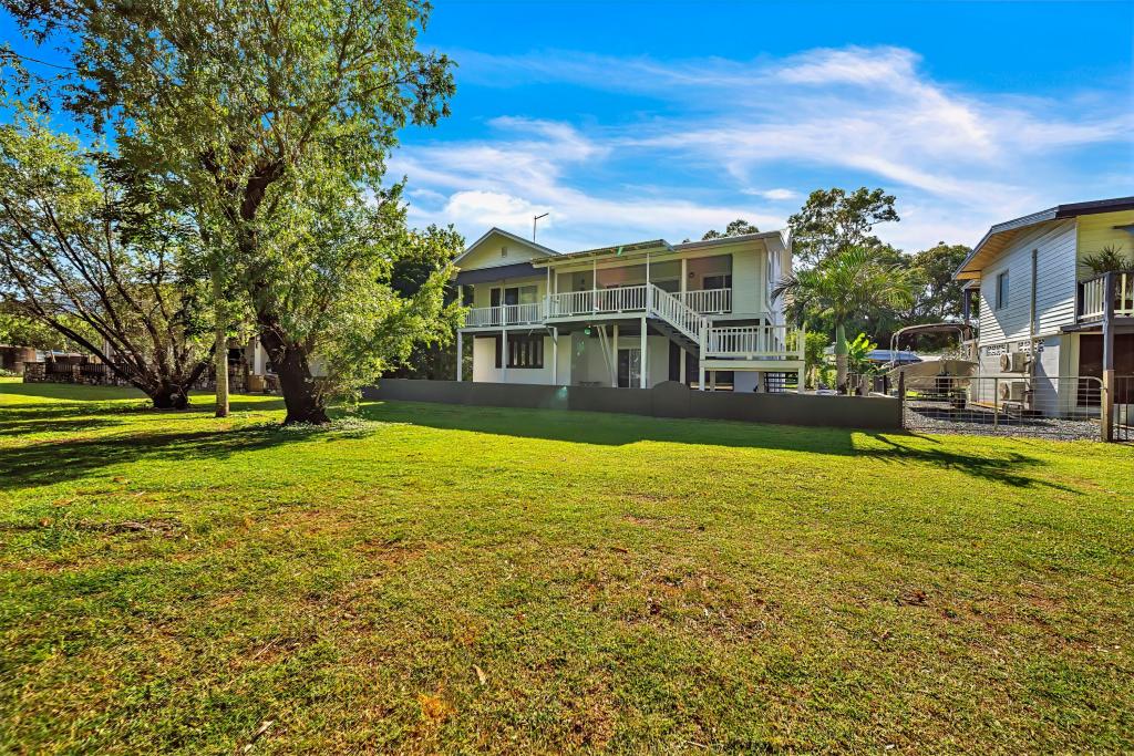 34 Davison Rd, Wilson Beach, QLD 4800