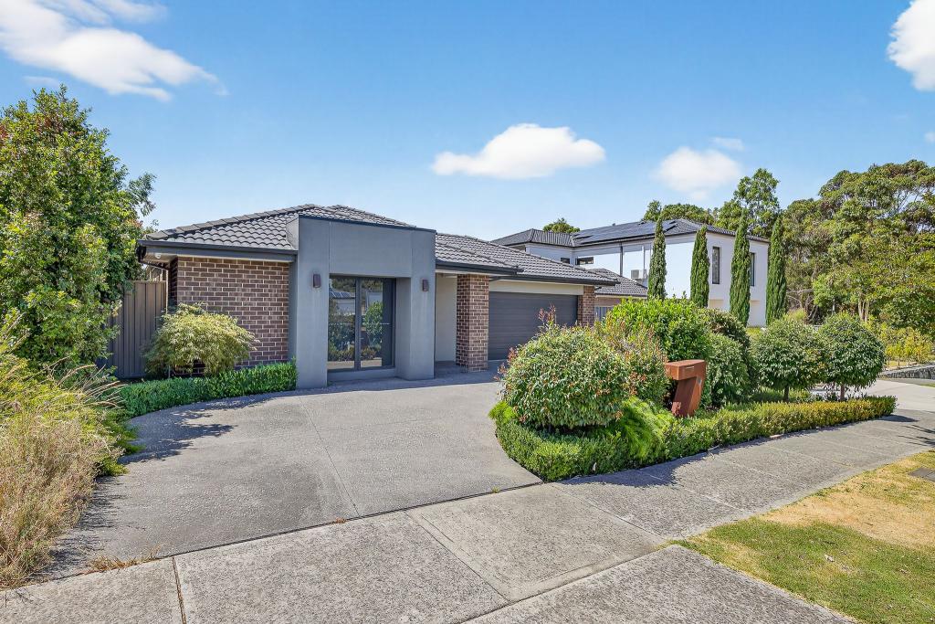 7 Napoleon Cl, Cranbourne East, VIC 3977