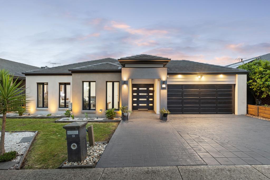 19 Le Page Run, South Morang, VIC 3752