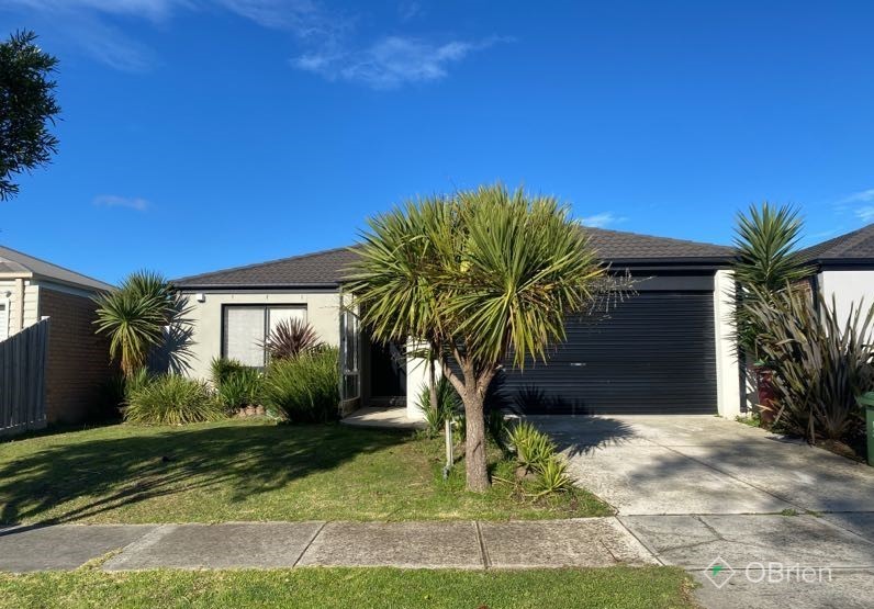 33 EBONY ST, CRANBOURNE, VIC 3977