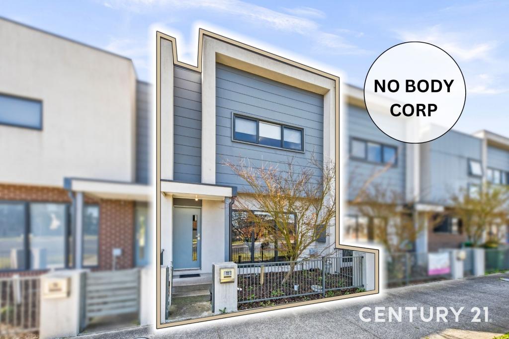 72 HENRY ST, PAKENHAM, VIC 3810