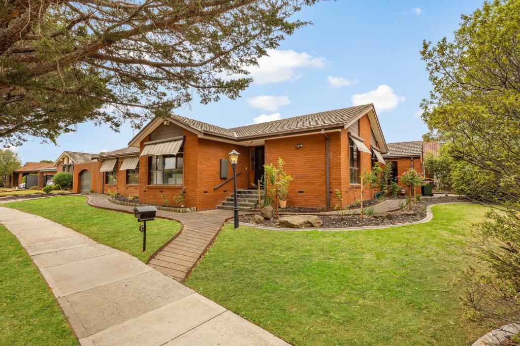 1 Hattah Ct, Taylors Lakes, VIC 3038