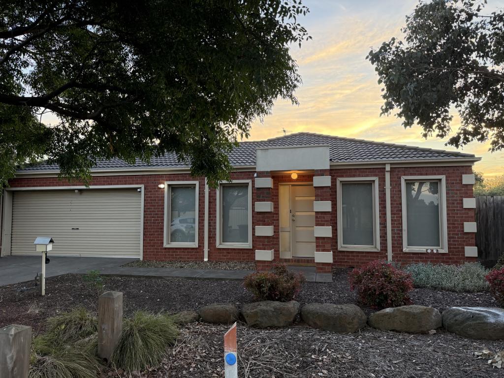 10 BIRDSWING TCE, MELTON SOUTH, VIC 3338