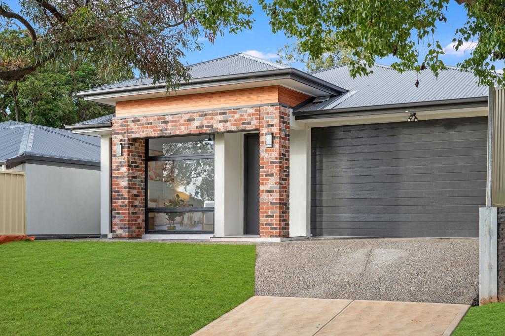 2 Allen Dr, Para Hills, SA 5096