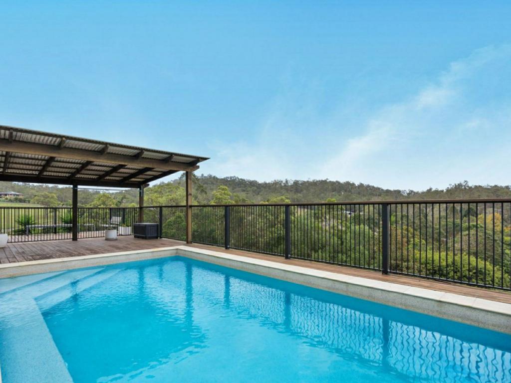 271 Stewart Rd, Clagiraba, QLD 4211