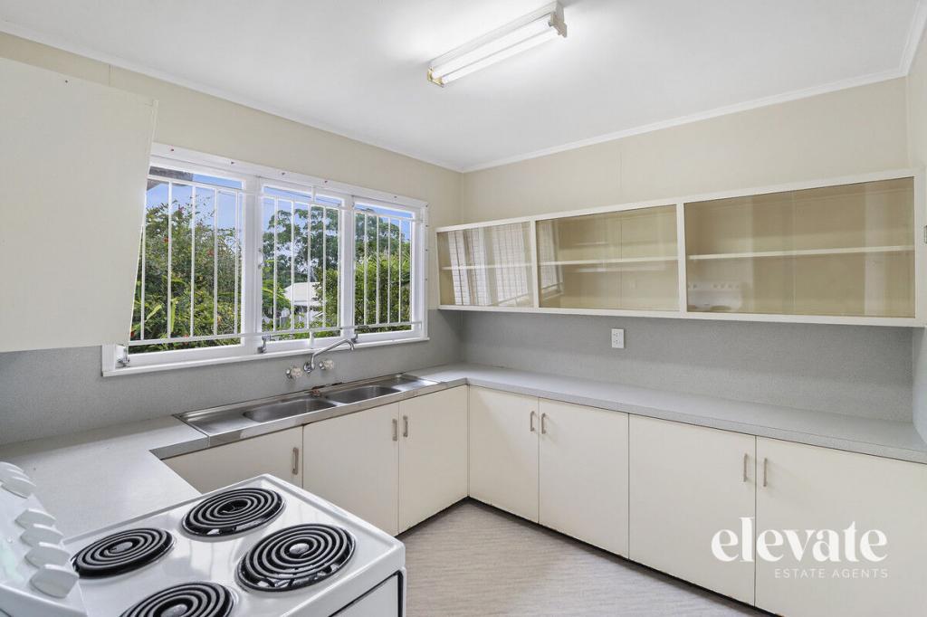 53 Burns Pde, Chapel Hill, QLD 4069