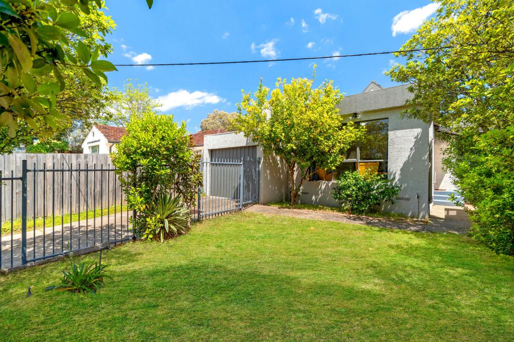 2/62 WAVERLEY RD, CHADSTONE, VIC 3148