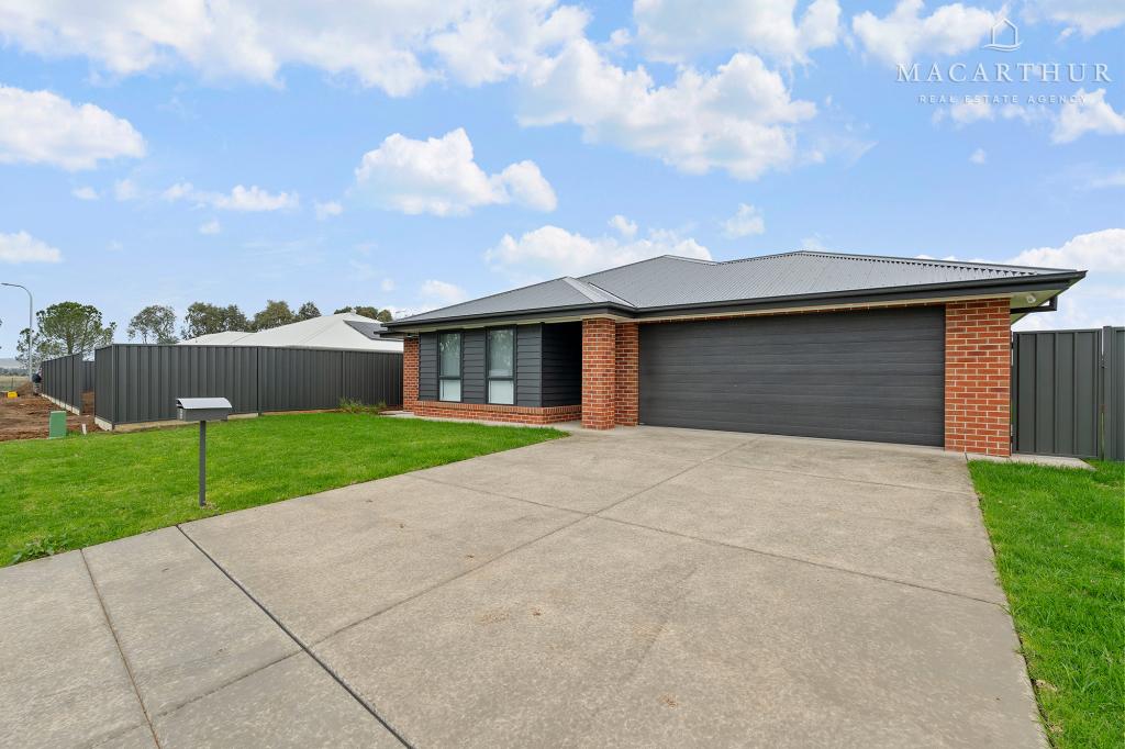 5 Blackwood Cct, Forest Hill, NSW 2651
