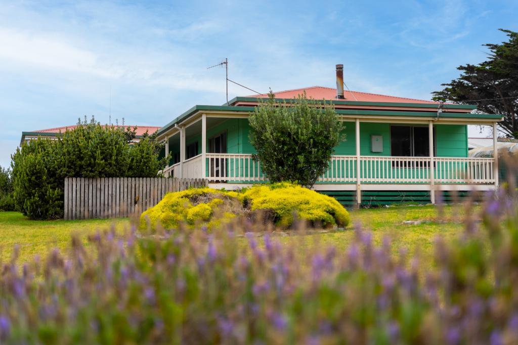24 Charles St, Currie, TAS 7256