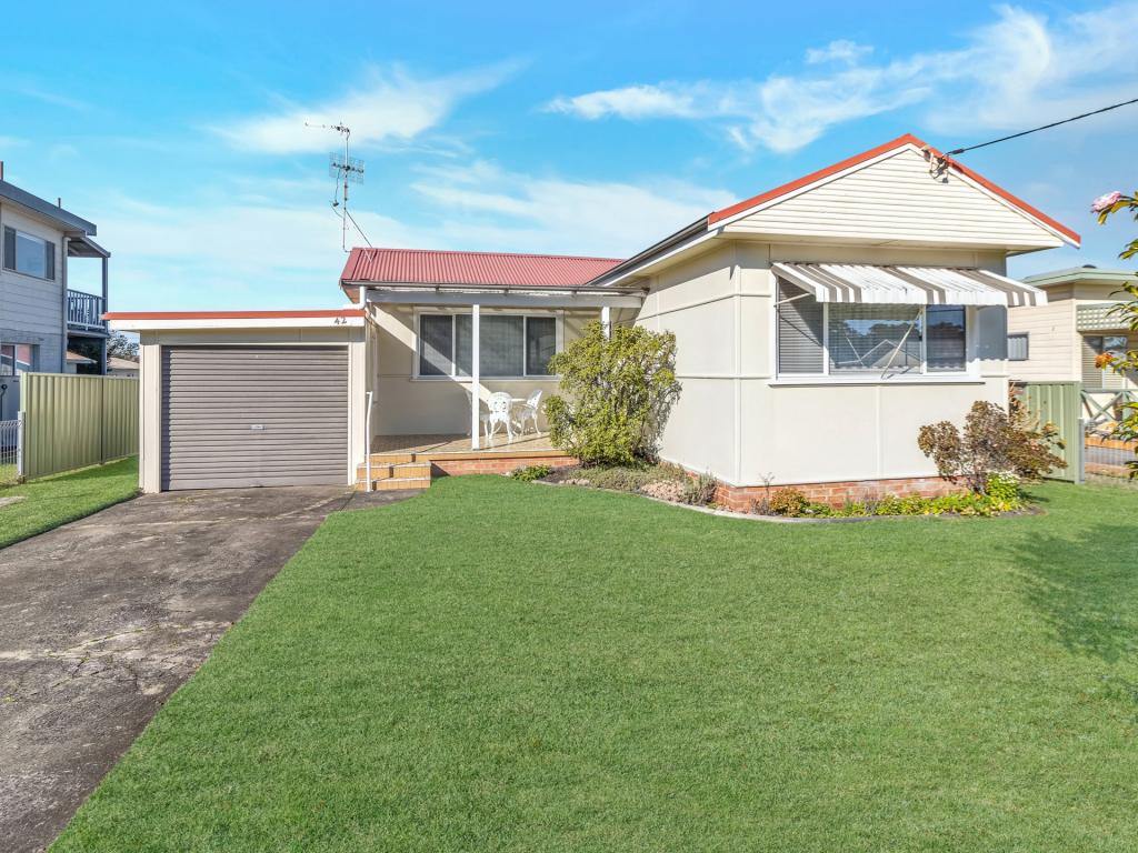42 Glanville Rd, Sussex Inlet, NSW 2540