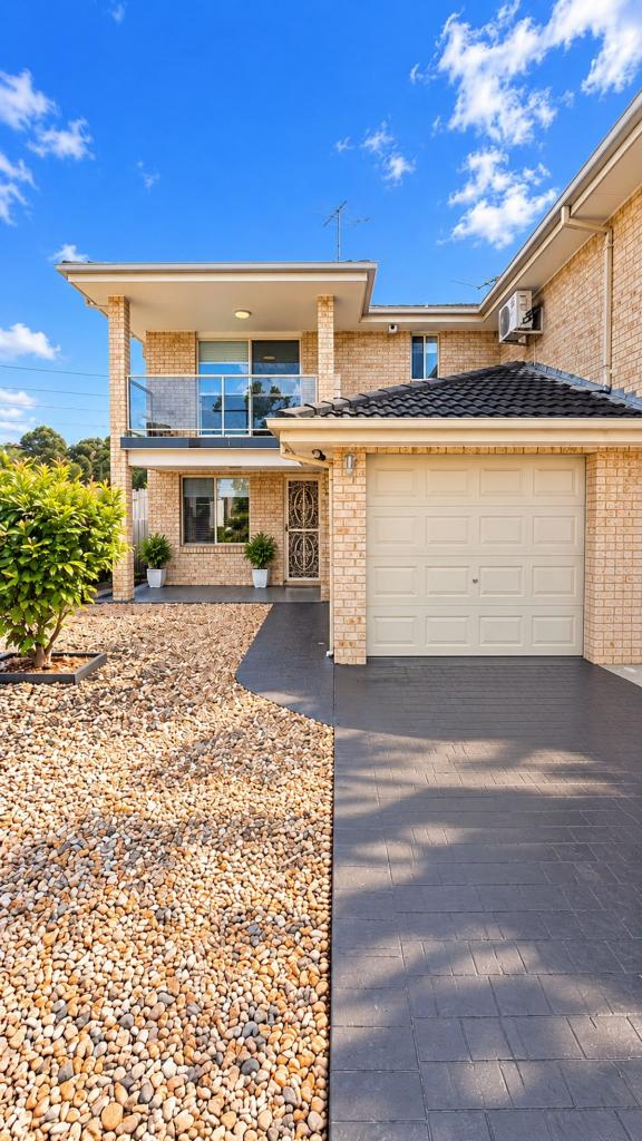 32a Whitsunday Cct, Green Valley, NSW 2168