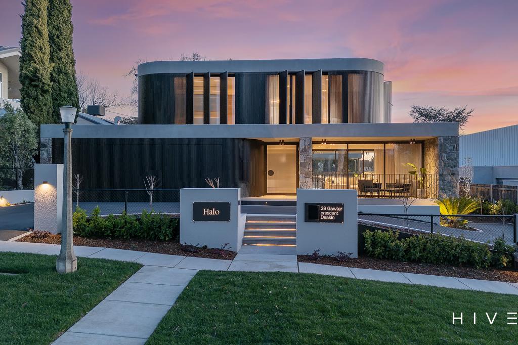 29 Gawler Cres, Deakin, ACT 2600