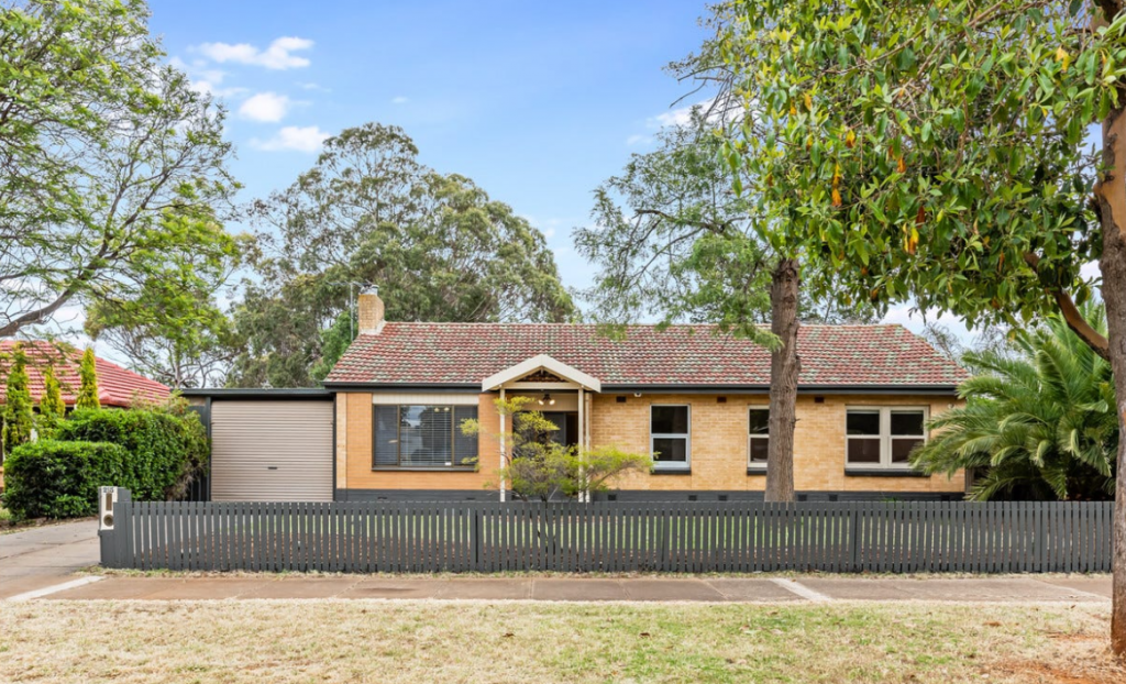 215 Midway Rd, Elizabeth Downs, SA 5113