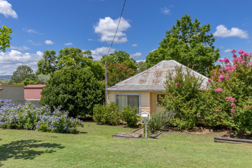 37 Lord St, Dungog, NSW 2420