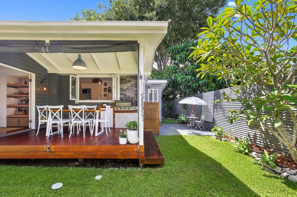 17 Station St, Currumbin Waters, QLD 4223
