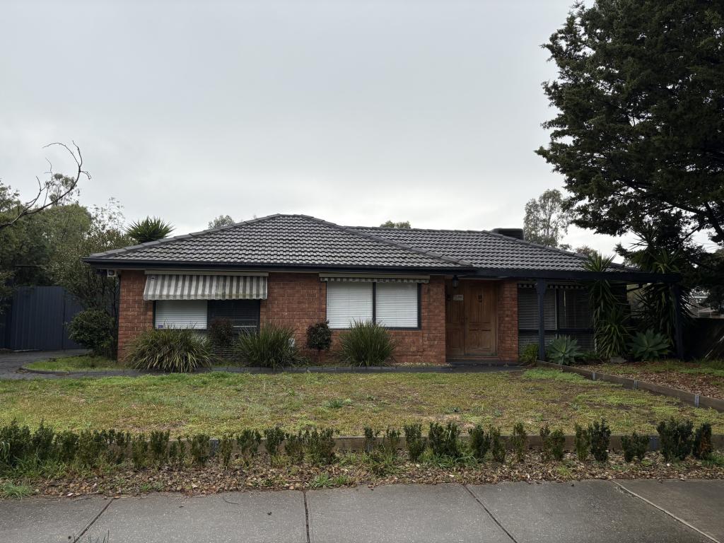 19 MUIRFIELD DR, SUNBURY, VIC 3429