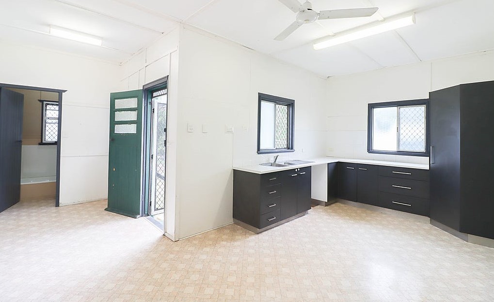 21 Bowen St, Woodend, QLD 4305