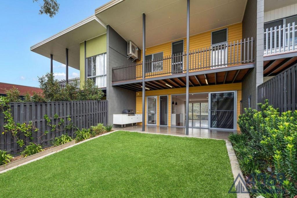 39 Kersley Rd, Kenmore, QLD 4069