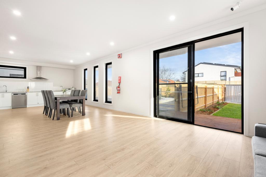 229A HUNTINGDALE RD, OAKLEIGH, VIC 3166